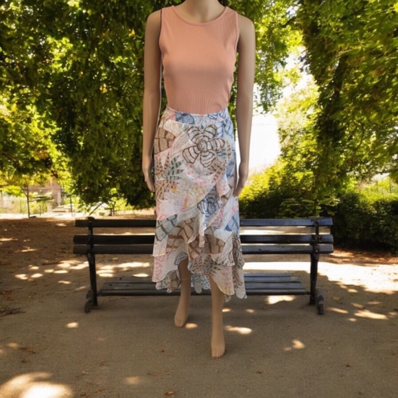 WHBM Forme Ribbed Stretch Tank - Picture 9 of 12